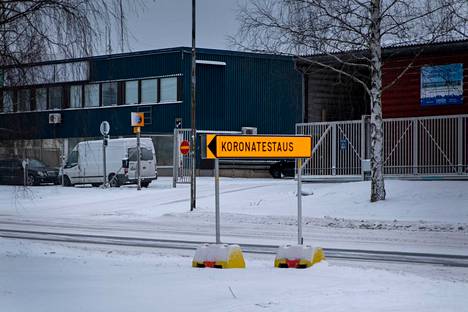 Koronanäytteenotto on keskitetty Tampereella Nekalan näytteenottopisteeseen. Kuva Nekalasta otettu maanantaina 27. joulukuuta. 