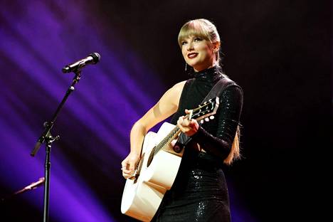 Laulaja-lauluntekijä Taylor Swift on suosionsa huipulla. Supertähden keikoille haluttiin Yhdysvalloissa niin paljon, että lipunmyynti oli pakko keskeyttää. Swift esiintyi Tennesseessä 20 syyskuuta. 