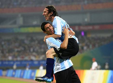 Messi tuuletti Ángel Di Marían kanssa joukkueen avausmaalia Hollantia vastaan Shanghaissa pelatussa Pekingin olympialaisten ottelussa elokuussa 2008. 
