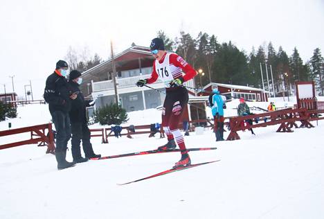 Toistaako lähihistoria itseään? Vuoden 2020 keväällä nuorten SM-hiihdot Keurusselän liikuntapuistossa peruttiin heikentyneen koronatilanteen vuoksi.