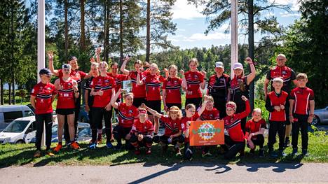 Jämsän Retki-Veikkojen junioritoiminnassa on vuosittain mukana noin 50–80 lasta. Kuva viime kesän Leimaus-leiriltä, joka järjestettiin Kuopion Rauhalahdessa. Tänä vuonna Suomen suurin lasten ja nuorten suunnistusleiri järjestetään Tampereella. 