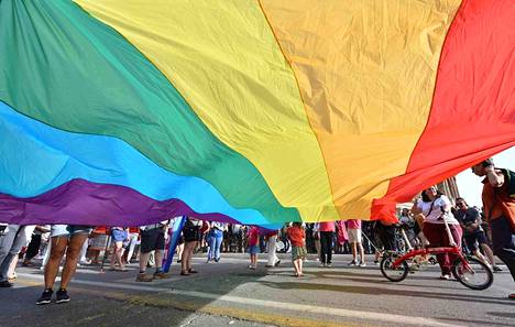 Pride ei ole markkinointitempaus – kyse on on ihmisoikeuksista ja niiden  toteutumisesta - Pääkirjoitukset - Aamulehti