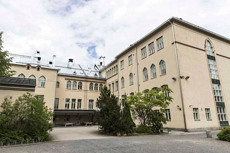 Wivi Lönn suunnitteli Tipalanakin tunnetun Pyynikin koulurakennuksen. Se valmistui vuonna 1902.