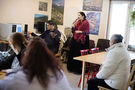 Porissa jaetaan ruokakasseja vähäosaisille lähiöissä - Satakunta -  Satakunnan Kansa