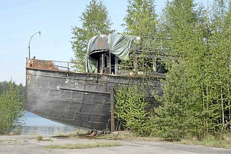 Höyrylaiva Pohjolan hylky makasi viime vuosikymmenet pusikossa Ruoveden Jäminkipohjan telakalla.