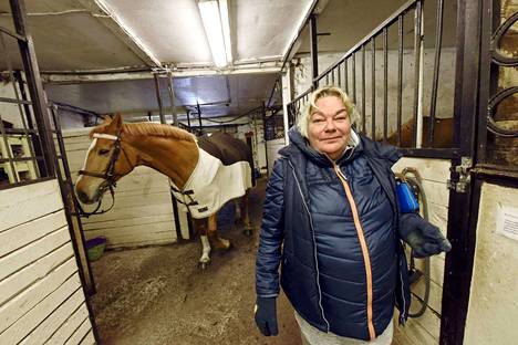 Jutan talli Ylöjärvellä lopettaa ja hevoset myydään. Ratsastuksenopettaja,  yrittäjä Jutta Kantar muistelee haikeana lähes 30 vuoden uraa ratsutallin  yrittäjänä. - Pirkanmaa - Aamulehti