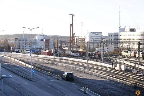 Kreate Oy:n kansiurakkaan kuuluu muun muassa kahden hehtaarin suuruisen betonisen kannen rakentaminen rautatien päälle monitoimiareenaa varten.