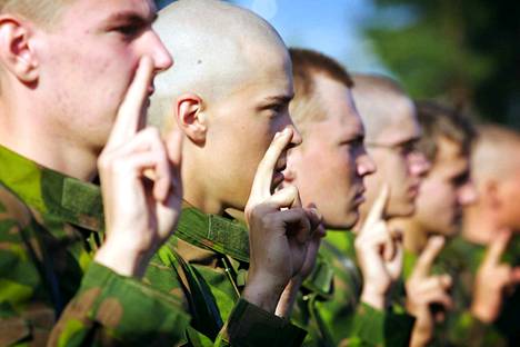 Armeijan harmaisiin astuvat voivat hakea Kelasta sotilasavustusta.
