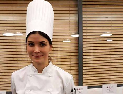 Emmiina Lehtonen voitti nuorten kokkien kilpailun.