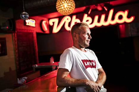Bar Vikkula toimi yli kahdeksan vuotta Commercen arvotalon kivijalassa Tampereen keskustassa. Yrittäjä Ilpo Vikkula ei aio perustaa uutta ravintolaa. Vikkulan mukaan asiakkaat ovat olleet ihmeissään tilanteesta.