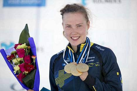 Tove Alexandersson ei voittanut lauantaina vielä ensimmäistä MM-kultaa sprintissä, mutta sunnuntaina Ruotsin rastitykki ei jättänyt Latviassa mitään sattuman varaan. Vahva avausosuus siivitti Ruotsin sprinttiviestin MM-kultaan.