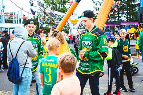 Ilves-päivä täytti Tampereen Särkänniemen - Moro - Aamulehti