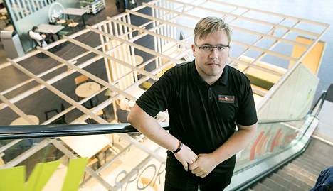 Joni Mutila opiskelee ICT-asentajaksi. Parhaillaan hän on Power Tampere Kalevassa työssäoppimisjaksolla.