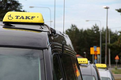 Kela-taksin tuleminen on Porissa yhä epävarmaa, kertovat itse matkansa  maksavat – uuden sopimuksen teki puolet maakunnan taksiautoilijoista,  Porissa vain neljännes - Satakunta - Satakunnan Kansa