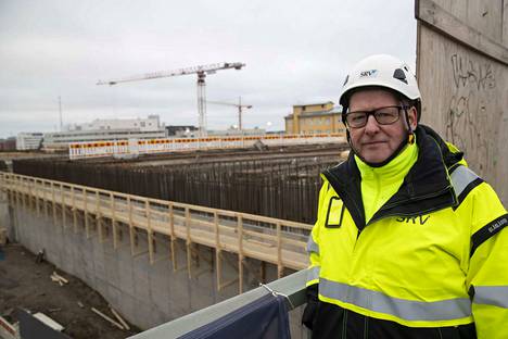 Projektijohtaja Rauno Kulmalan taakse valetaan kannen ensimmäinen osa vielä tänä vuonna.
