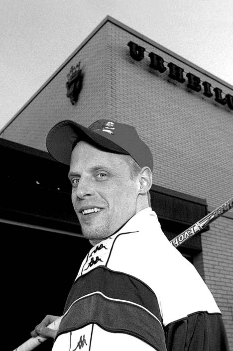 Janne Savenius toi Poriin ammattimaisuutta, joka johti SBS Porin liiganousuun keväällä 1999.