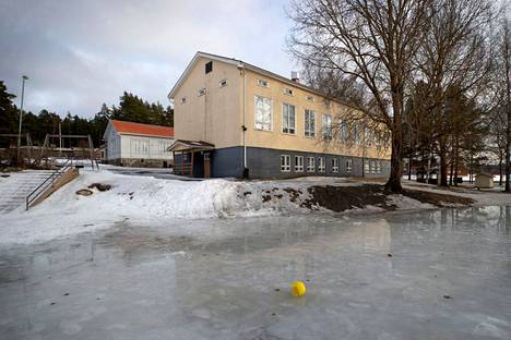 Kaasmarkun Koulu on ollut Ulvilan palveluverkossa lähes ikuisuusaihe. Koululle on kahden miljoonan euron saneeraustarve.