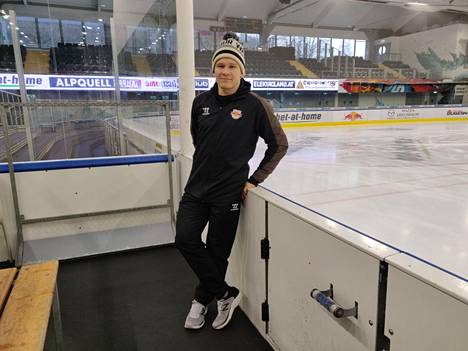 Jan-Mikael Järvinen pelasi kuluneen kauden Itävallassa. Kuva Salzburgin kotiareenalta joulukuulta 2021.