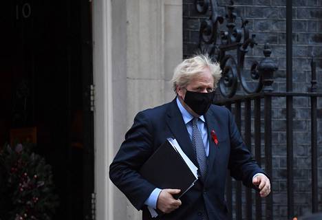 Britannian pääministeri Boris Johnson on kehottanut kansalaisia noudattamaan rajoituksia, vaikka maassa aloitetaan koronarokotukset. Rokote annetaan ensimmäisenä hoitotyötä tekeville ja hoivakodeissa asuville ihmisille. 