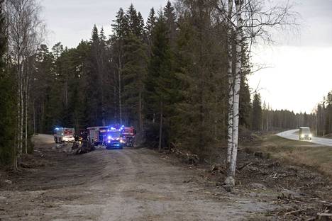 Paloautoja havaittiin noin kilometri Noormarkun kirkon liikenneympyrästä Kankaanpäähän päin. 