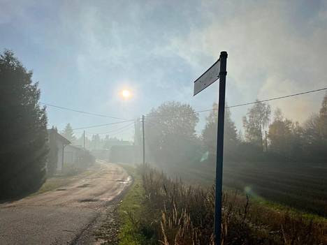 Tulipalo näkyi ja tuntui iltapäivällä Pyhäjoen kylällä.