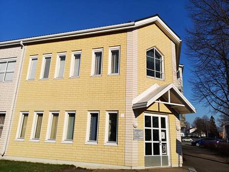 Sastamalan seurakunnan kirkkoherranvirasto sijaitsee Aittalahdenkadun ja Marttilankadun kulmauksessa.