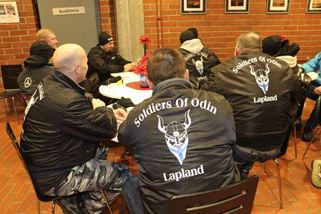 Soldiers of Odin -ryhmän jäseniä Kemistä.