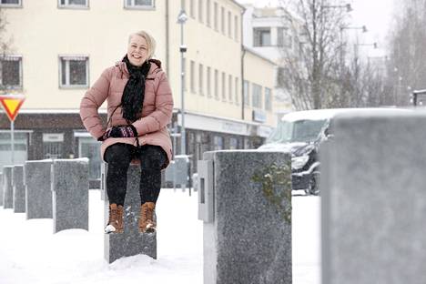 Heidi Viljanen ponnisti eduskuntaan Kankaanpään kunnallispolitiikasta. Nyt haussa on jatkopaikka toiselle kaudelle.