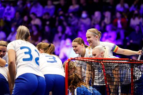 Suomi eteni selvällä Puola-voitolla naisten salibandyn MM-kisojen välieriin. Kuva Lempäälän maajoukkueturnauksesta lokakuulta 2021.