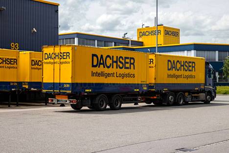 Sanoma vieraili Dachserin logistiikkakeskuksessa Saksassa viime kesäkuussa. Nyt logistiikkayhtiö avaa logistiikkakeskuksen myös Tampere-Pirkkalaan. 