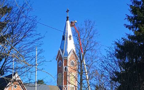 Lovisa Charlotan kirkko Multialla hunnutettiin sanan varsinaisessa merkityksessä kirkkaudessa.