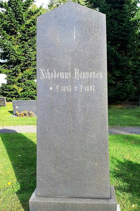Nikodemus Hauvosen hautamuistomerkki on Harjavallan hautausmaalla.