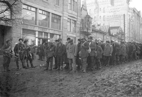 Vuosina 1914–1922 kaatuneet suomalaiset – Uudistettu palvelu on nyt avattu  - Uutiset - Aamulehti