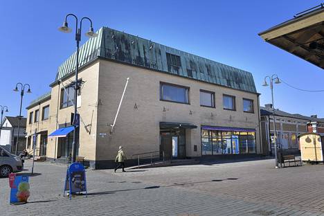 Entisenä pankkirakennuksena tunnetun KOP:n talon suojelua on esitetty Vanhan Rauman kaavamuutoksen yhteydessä. Rakennus sijaitsee Rauman Kauppatorin laidalla. 