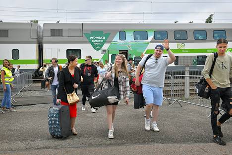 Raumalla nähtiin poikkeuksellisesti henkilöjuna kesällä, kun RMJ-juna toi festivaalivieraita juhannukseksi kaupunkiin.