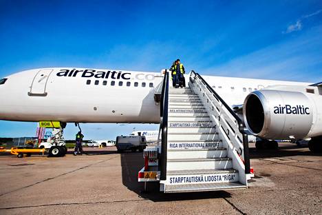 Air Baltic avaa toukokuussa kuusi uutta reittiä Pirkkalan kentältä. Aamulehti käy juttusarjassaan kaikissa kohteissa. Arkistokuva Riian lentokentältä.