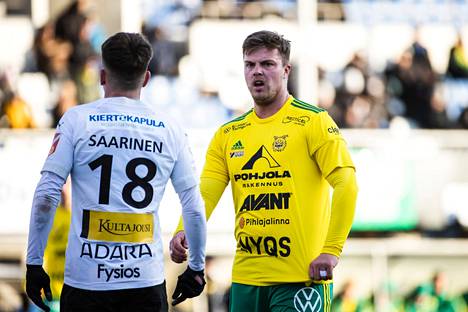 Ilveksen Jorn Vancampin (oikealla) liigaura jäi 31 minuuttiin. Hän pääsi kentälle kauden avauspelissä Hakaa vastaan 2. huhtikuuta.