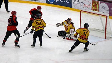 KPK kohtaa sarjakauden avausottelussaan tamperelaisen KooVee II:n. 