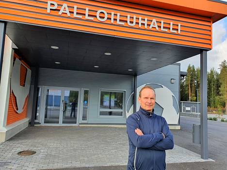 Valkeakosken Palloiluhalli oy:n toimitusjohtaja Timo Kukkonen kertoo, että pääyhteistyökumppania hallille on etsitty sen rakentamisesta lähtien. Kuva on otettu syyskuussa 2021. 