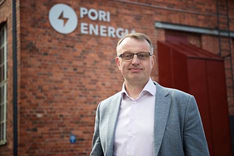 Energiateollisuuden toimitusjohtaja Jukka Leskelä haluaa nähdä energiakriisin hyvän puolen. Kansalaisten tietoisuus on kasvanut. Osa opeista on yksinkertaisia. Esimerkiksi sähkölaitteiden lataaminen kannattaa, silloin kun sähkö on halpaa.