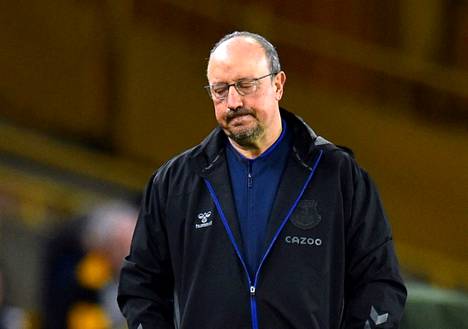 Rafael Benitez sai lähteä Evertonin päävalmentajan paikalta.