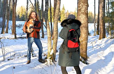 Yli 20 vuotta Suomessa ovat muuttaneet Michel Schramin elämänrytmin suomalaiseksi. Ioanna Ellyn kuvasi Schramia luonnossa, joka on hänelle tärkeä.