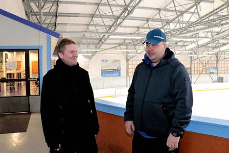 Aapo Kivenmaa ja Markku Jalonen uskovat jäähalliyhtiön pääsevän tänä vuonna vähintään nollatulokseen. Kaikki ylimääräiset menot on nyt karsittu ja hallin energiatehokkuutta parannettu. 