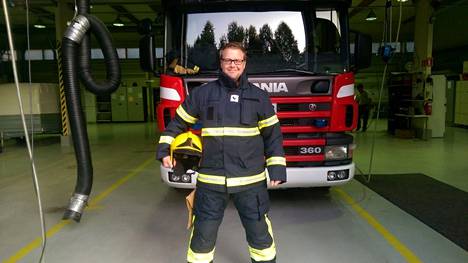 Kuhmoisten kunnanjohtaja Valtteri Väyrynen on toiselta ammatiltaan palomies. 