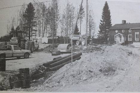 Tietyökoneiden kerrottiin hallinneen Vähikkälän keskustaa koko kuluneen talven.