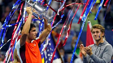 Carlos Alcaraz on voittanut ensimmäisen tenniksen grand slam -mestaruutensa Yhdysvaltain avoimissa New Yorkissa. 