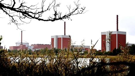 Olkiluodon ydinvoimala Eurajoella 9. syyskuuta 2021. Kuvassa ydinvoimalaitosyksiköt OL3 (vas.), OL1 (kesk.) ja OL2 (oik.).