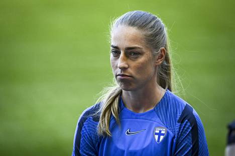 Maalitykki Linda Sällström uskoo, että Suomella on kaikesta huolimatta saumoja Espanjaa vastaan.
