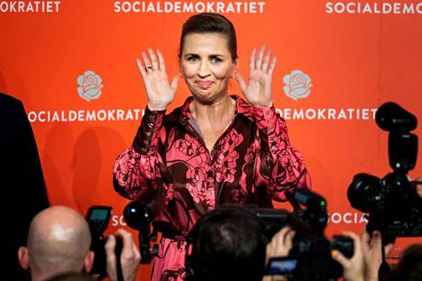 Sosiaalidemokraattisen puolueen puheenjohtaja Mette Frederiksen on jo kertonut, että hän pyrkii muodostamaan vasemmistoblokkia laajemman hallituskoalition. Frederiksen puhui puolueväelleen Kööpenhaminassa 2. marraskuuta.