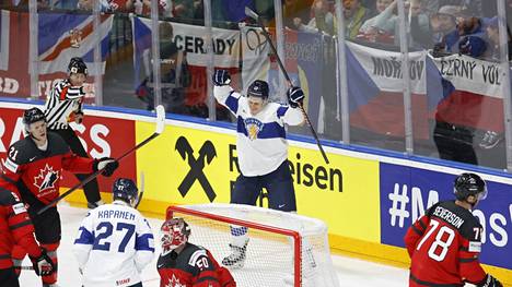 Jesse Puljujärvi on tehnyt kaksi maalia Kanadaa vastaan. Kuvassa hyökkääjä tuulettaa toista osumaansa.